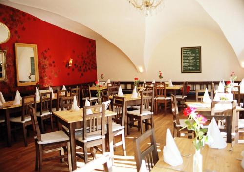 Restaurant, Naturschlosshotel Blumenthal in Aichach