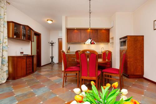 Apartments Mokotów Obrzeżna by Noclegi Renters - image 3