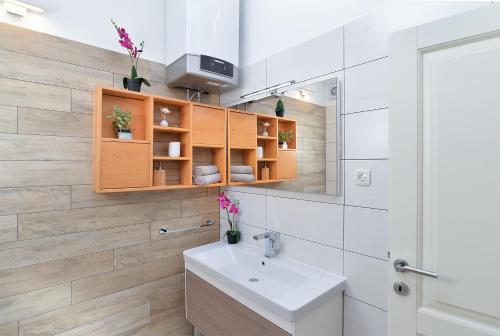 Holiday home 989 - image 5