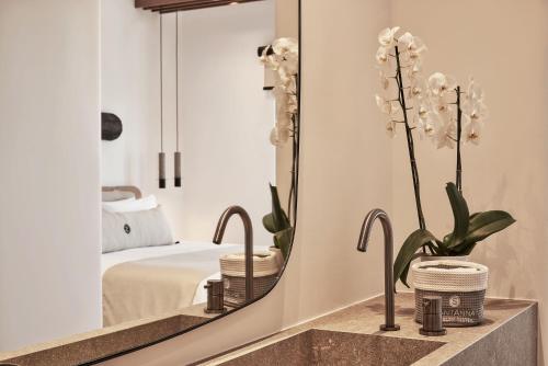 Honeymoon Suite with Private Pool image 7
