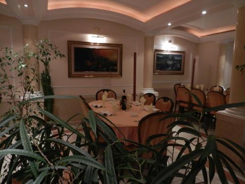 餐廳, Guesthouse Ellite in 波扎雷華茨