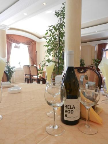 餐廳, Guesthouse Ellite in 波扎雷華茨