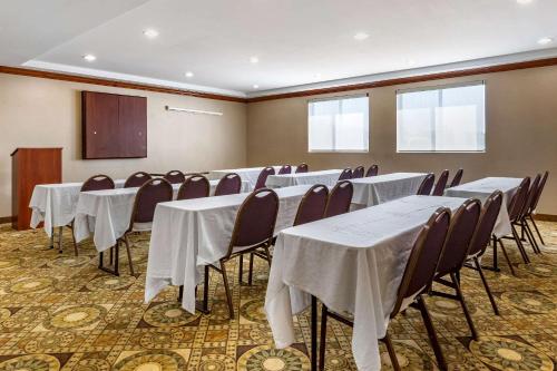 コンフォート イン ワレン