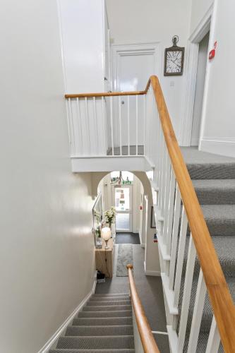 Westbrook Guesthouse - image 2