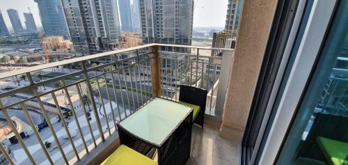 Front of Burj Khalifa Fountain View 1 Bed Downtown