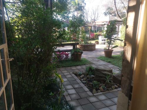 Autumn Breeze Manor Guest House