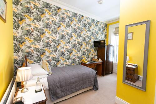 Shelleven Guest House - image 3