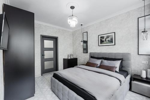 St-Isaak Lux Apart 4 bedrooms & 2 bathrooms - image 12