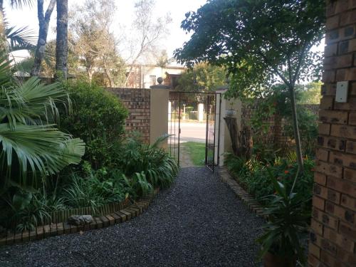 Autumn Breeze Manor Guest House