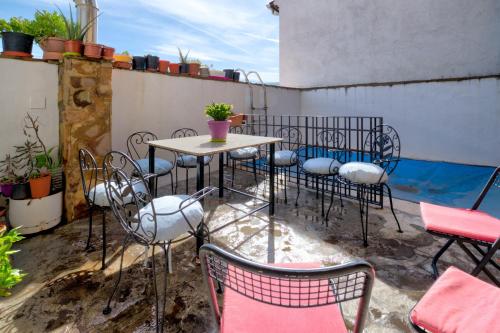 . 6 bedrooms villa with private pool furnished terrace and wifi at Puebla de Don Rodrigo