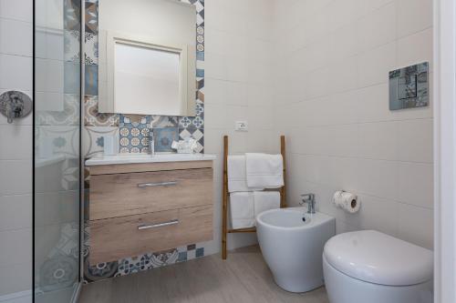Double or Twin Room with Balcony image 3