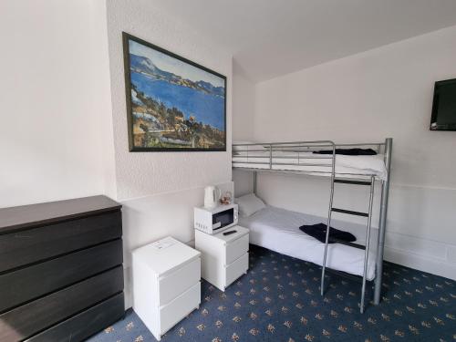 The Lodge (Group Accommodation) - image 13