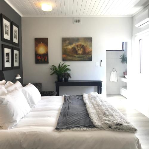 Art Lover's Cottage Accommodation
