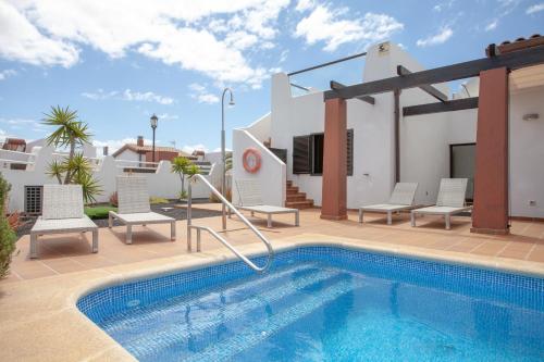 Family & Golf Villa Rubi- Pool - BBQ - Seaview -Aircon gîte à louer Urbanización Fuerteventura Golf Club