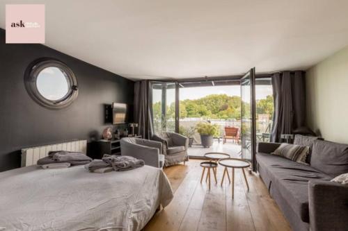 Sejour tout inclus - Couple - Peniche a Paris hors du temps sauna-hammam jacuzzi