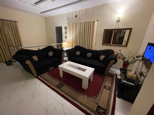 1 Bed House - Sleeps 2 - Pets - Parking - Wifi, Lahore