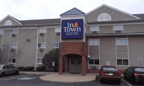 InTown Suites Extended Stay Minneapolis MN - Coon Rapids - image 7