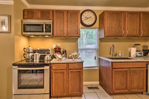 Renovated Home with Screened-In Patio on Hwy 90! in Perkins