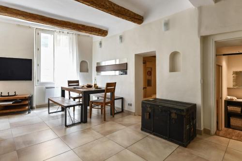 Modern flat at 2 min from the town hall of Aix-en-Provence - Welkeys