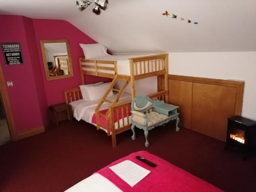Carnately Lodge