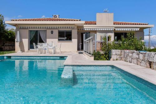 Stunning villa with pool 15 min away from the centre of Antibes - Welkeys gîte à louer Villa Esperanza