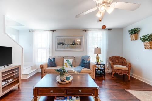 Beach Bungalow - image 10
