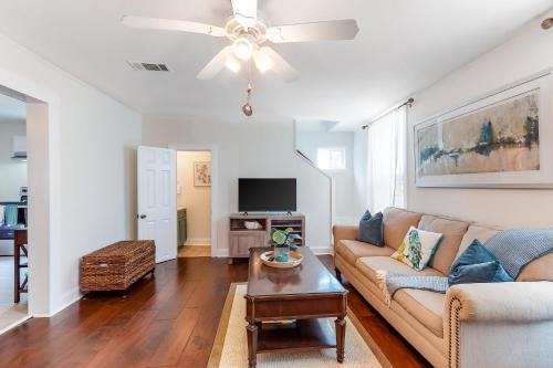Beach Bungalow - image 12