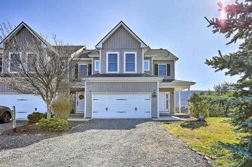 外部景觀, New ! Slopeside Townhome : WFH, Ski, Dine & Hike in 坦納斯維爾