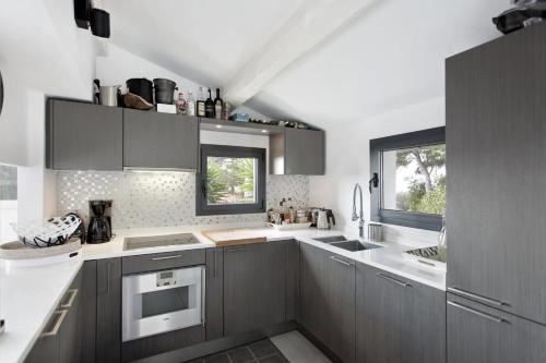 Cannes Luxury Rental - Modern Villa