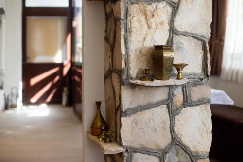 Saki Apartments - image 2