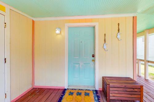 Beach Bungalow - image 3