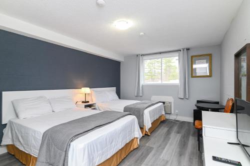 . Mazinaw Residence Inn