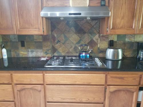 St. Anna's House in เซคอยยา เนชั่นแนล พาร์ค (CA)