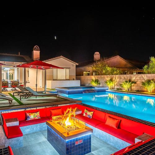 LAKEFRONT OASIS NEW SALTED POOL & JETTED SPA, By GOLF COURSE