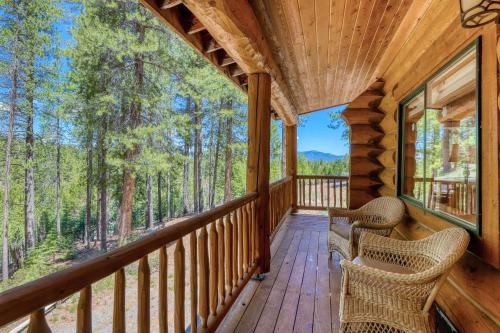 Log Cabin Estate - Falcon Ridge - main image