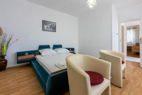 Two-Bedroom Apartment with Sea View image 10