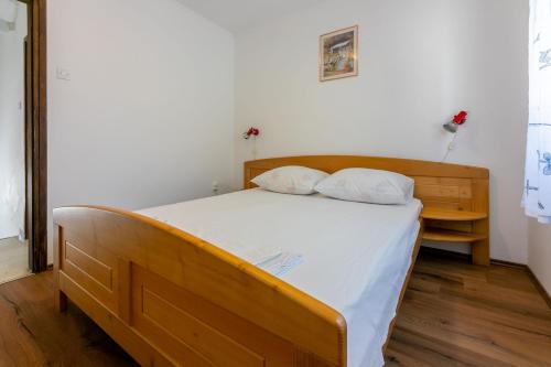 Two-Bedroom Apartment with Terrace image 10