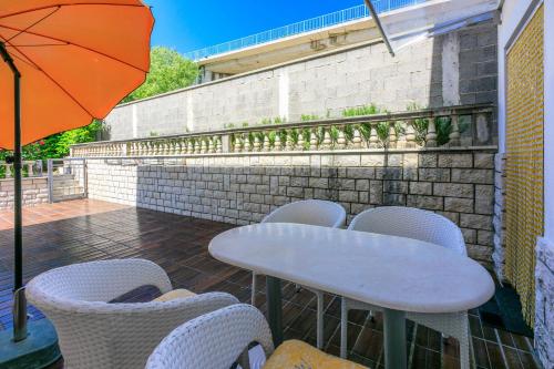 Two-Bedroom Apartment with Terrace image 2