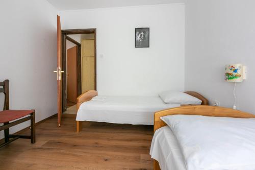 Two-Bedroom Apartment with Terrace image 6
