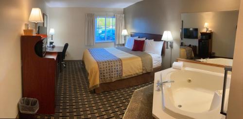 Rodeway Inn Chisago City Photo 1