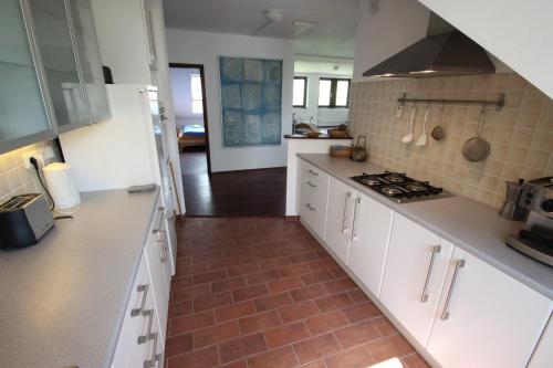 مطبخ, Luxury Apartment in Sumava Mountains in Trebon City Center