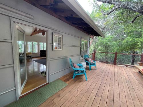 Vista exterior, The Rivery Retreat, Choose from Luxury Guesthouse Cabin OR Poolside Suite in Lake Austin Hill Countr in Glenbrook