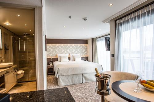 VIVA RIVERSIDE 4+ Altstadt Düsseldorf - image 13