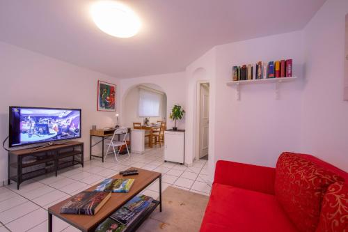 Cristel Apartment - image 14