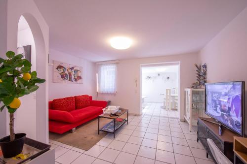 Cristel Apartment - image 3