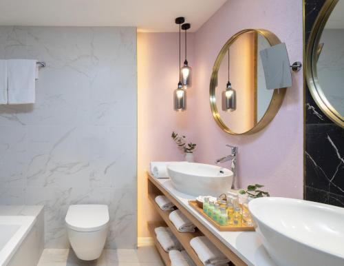 room detail thumbnail 2