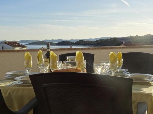 Ilsad apartments, Apartment with pool 80 meters from se, Sea view from balcony - Ždrelac