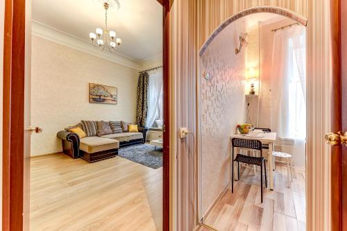 Excellent Apartment behind the Kazan Cathedral - main image