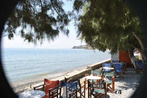 plaža, Chouzourakis Studios in Viannos