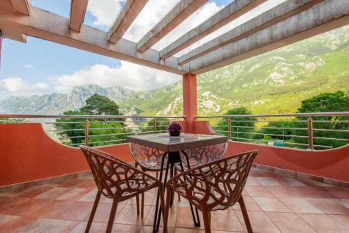 Milas Trojica Kotor - image 2